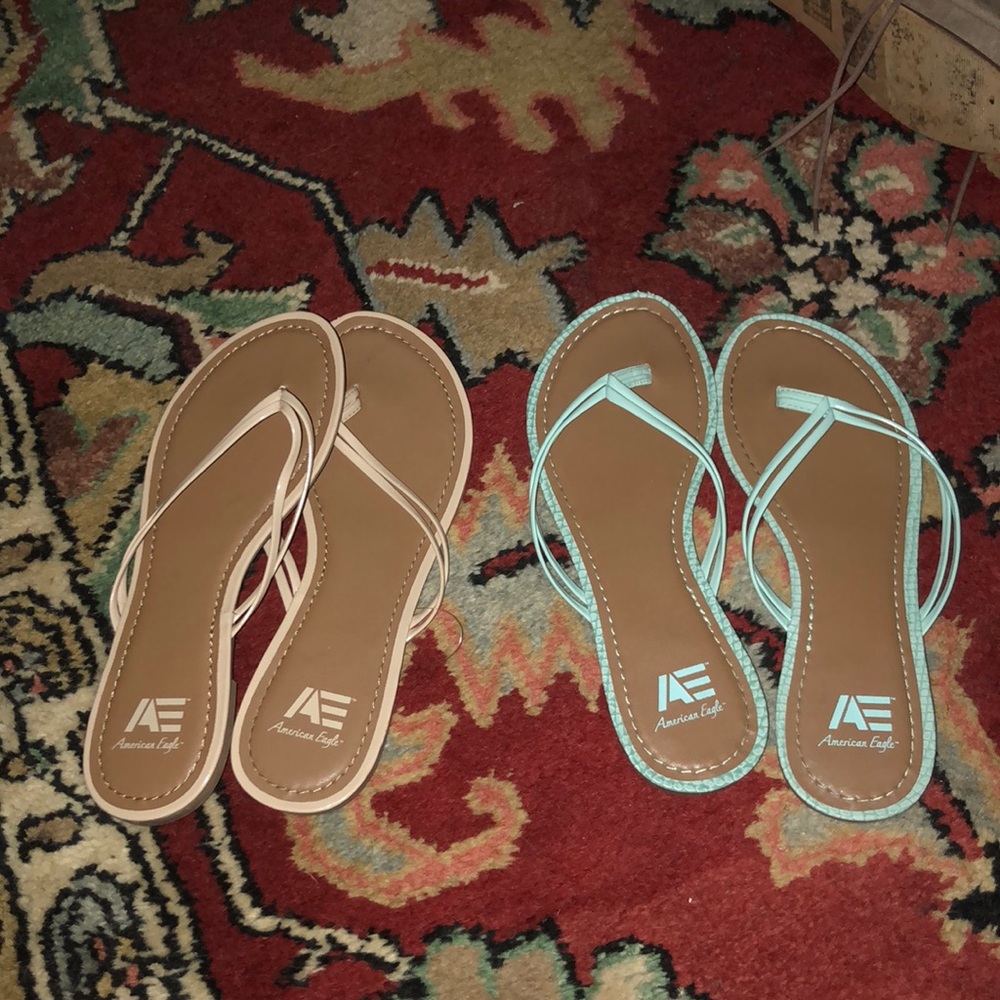 American Eagle Flip Flops